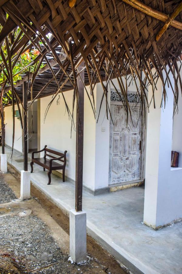 Bunk 15 Hiriketiya Albergue Dikwella Sur Exterior foto