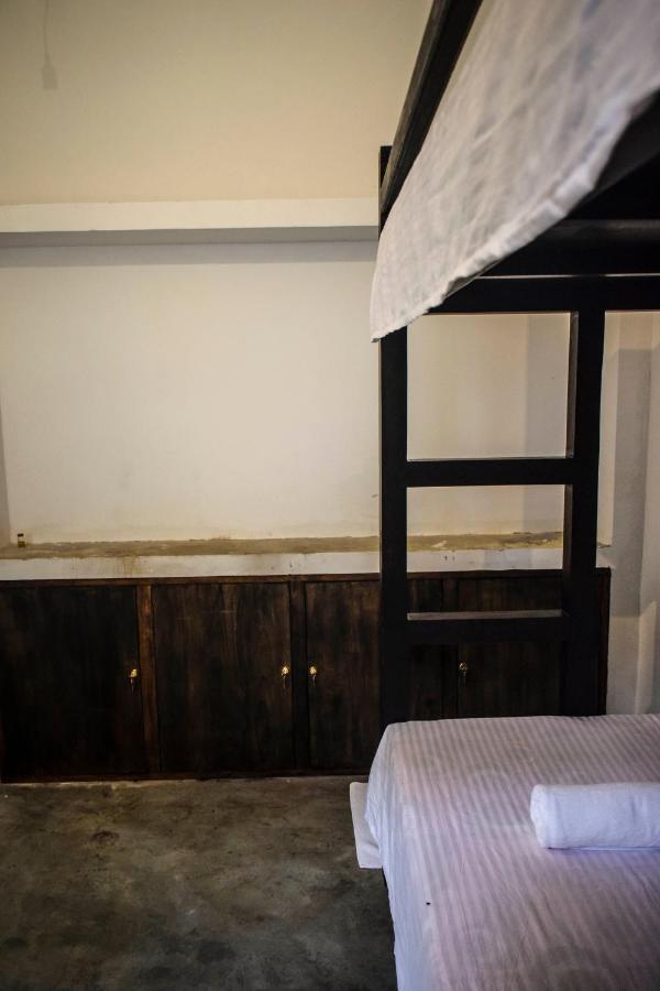 Bunk 15 Hiriketiya Albergue Dikwella Sur Exterior foto