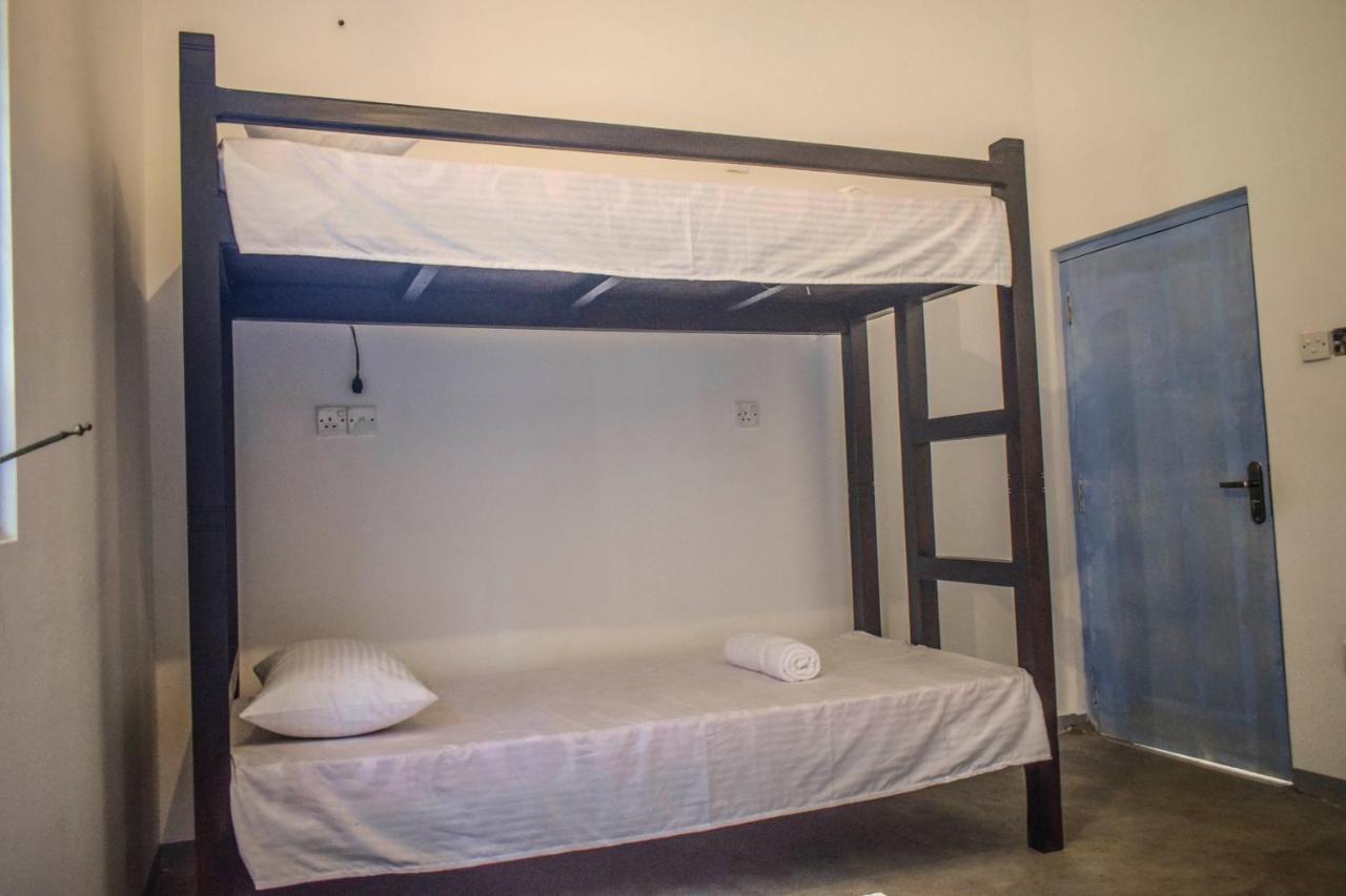 Bunk 15 Hiriketiya Albergue Dikwella Sur Exterior foto